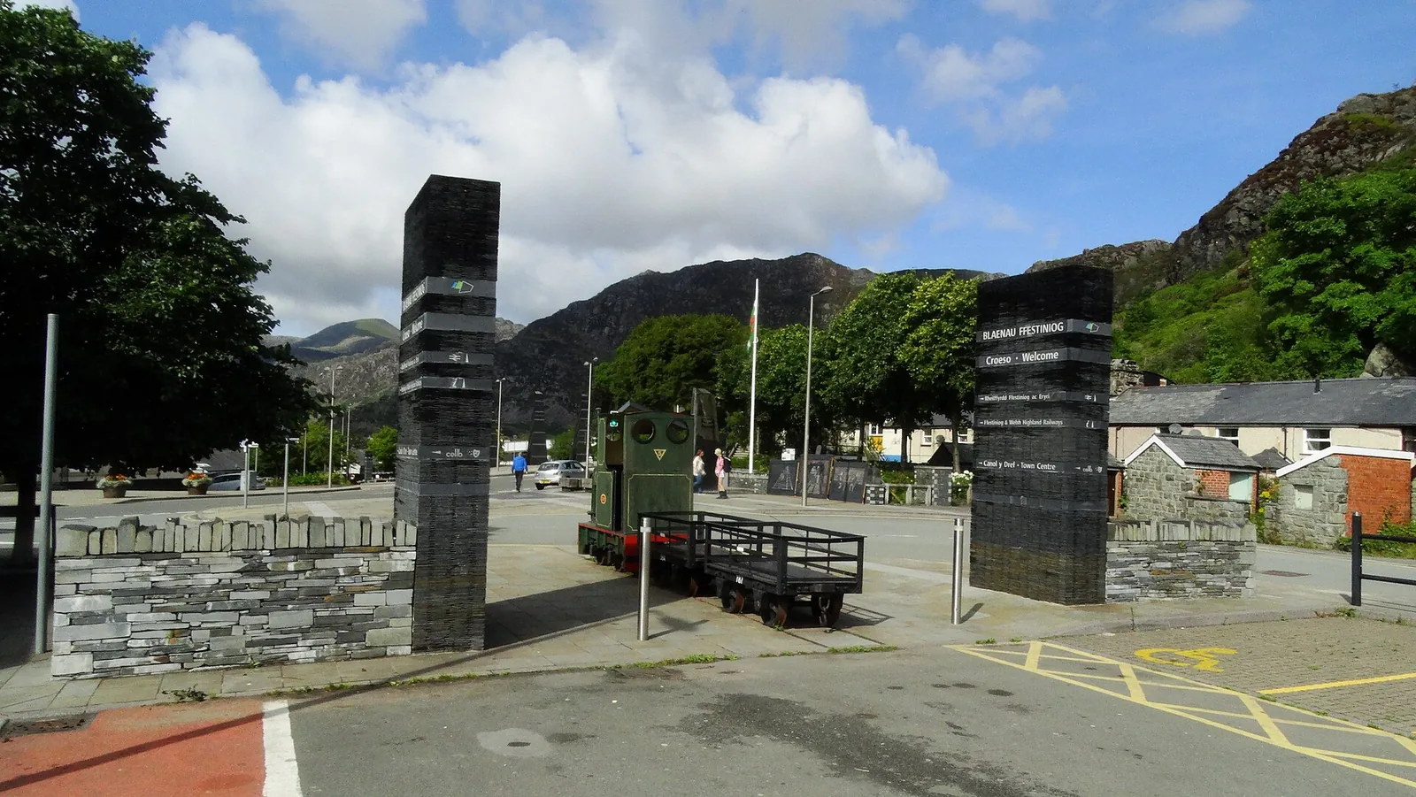 A public slate sculpture on Church Street, Blaenau Ffestiniog