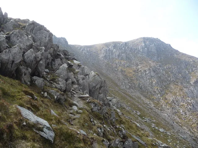 Over Pen yr Ole Wen and Carnedd Dafydd to Pen yr Helgi Du