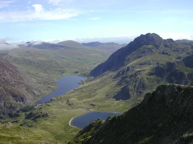 Llyn Ogwen with Tryfan and the A5 in the valley below